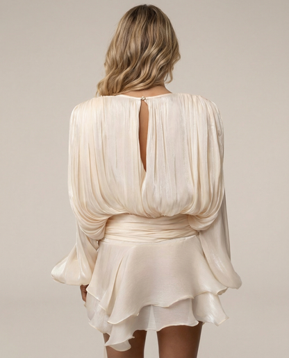 VESTIDO CORTO SATINADO CON MANGAS FLUIDAS