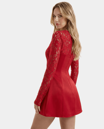 VESTIDO MINI SATINADO CON MANGAS DE ENCAJE