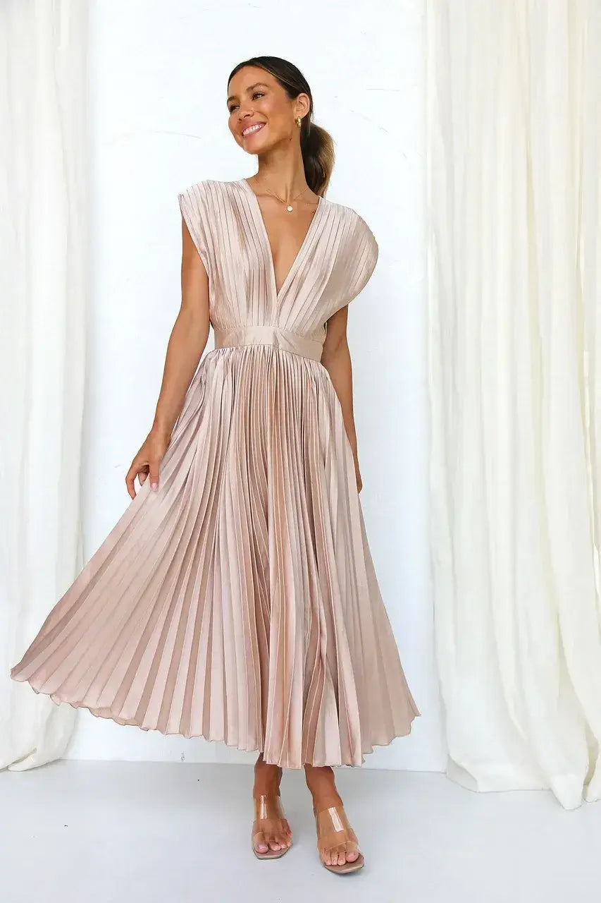 Fada | Vestido plisado con escote profundo