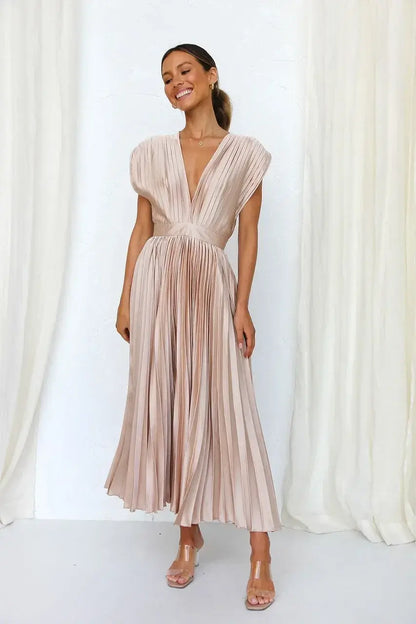 Fada | Vestido plisado con escote profundo