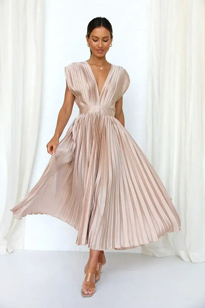 Fada | Vestido plisado con escote profundo