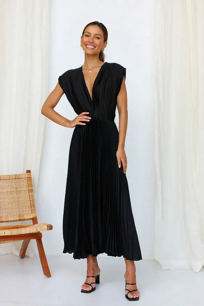Fada | Vestido plisado con escote profundo