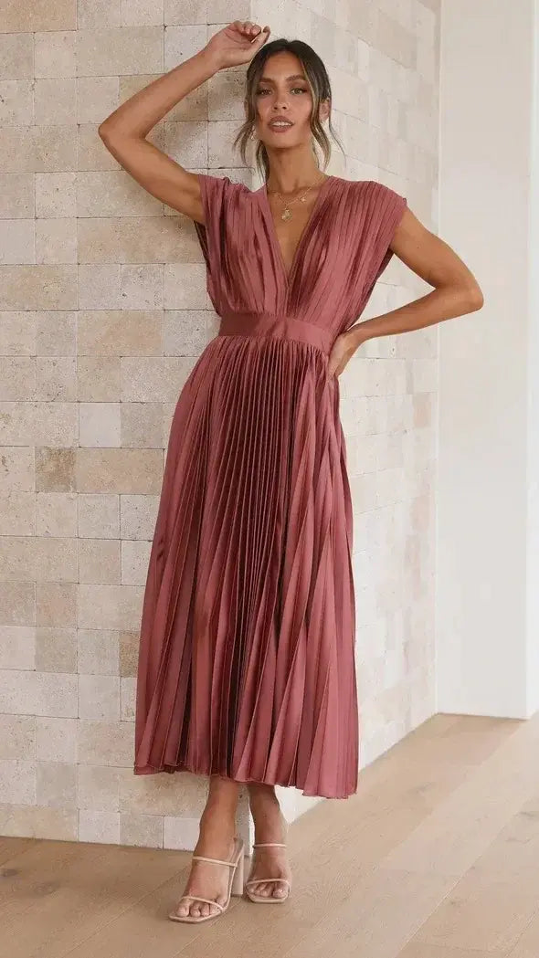 Fada | Vestido plisado con escote profundo