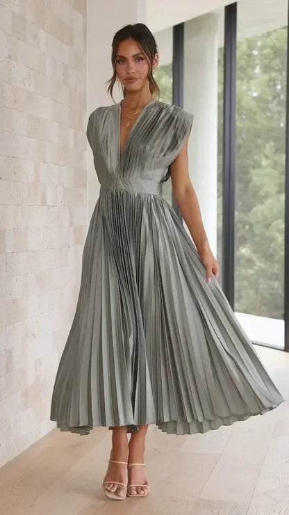 Fada | Vestido plisado con escote profundo