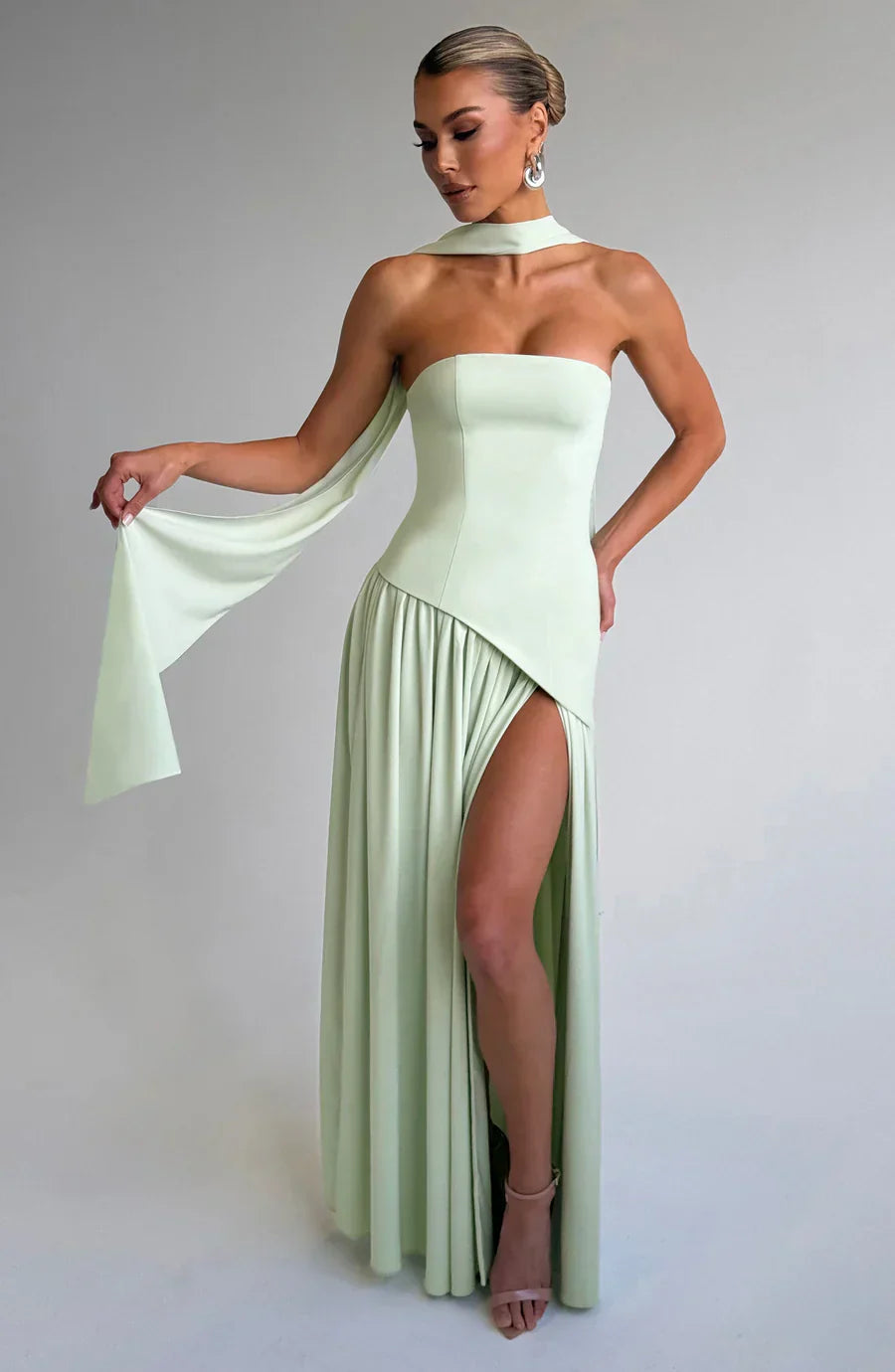 ADRIANA | VESTIDO LARGO ASIMÉTRICO CON ABERTURA